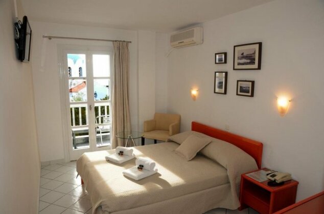 Agnantio Tinos Town - Photo4