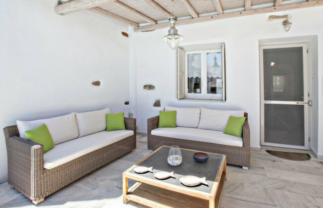 Renthousetinos - Photo4