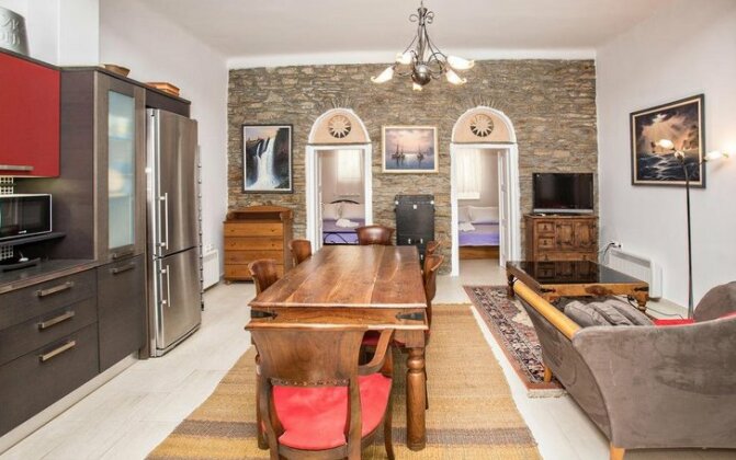 Renthousetinos - Photo5