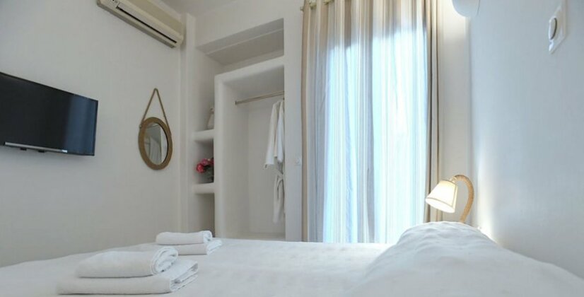 Vincenzo Family Rooms - Photo5