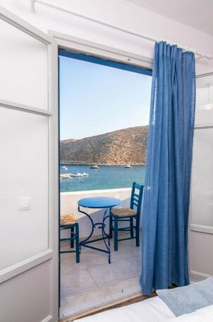 Cycladic Seafront House In Panormos