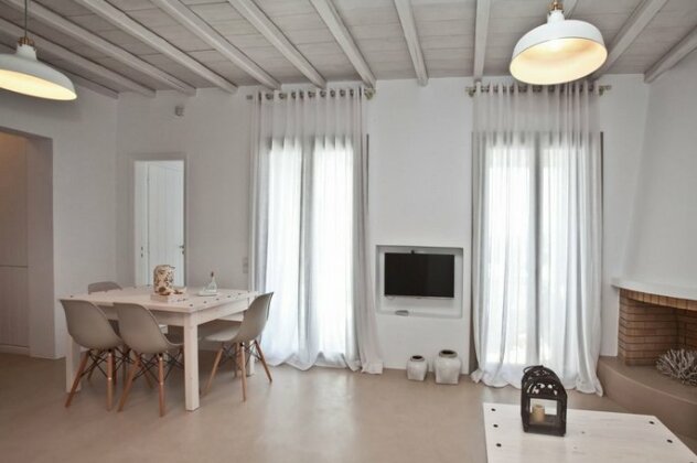 White Tinos Luxury Suites - Photo3