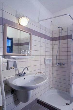 Blue Sky Hotel Apartments - Photo2
