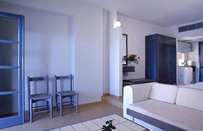 Blue Sky Hotel Apartments - Photo4