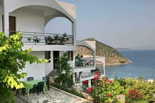 Daphne Bungalows - Photo2