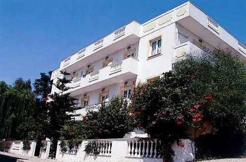 Skalidis Apartments - Photo2