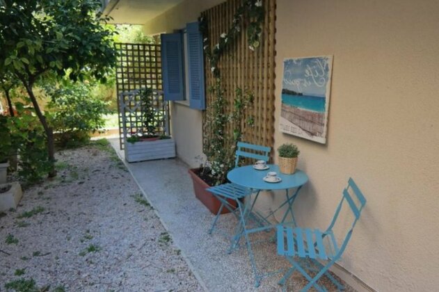 Cozy Sunny Apartment by the sea - Photo4