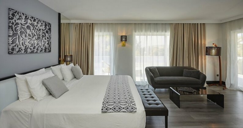 Athenian Riviera Hotel& Suites - Photo4