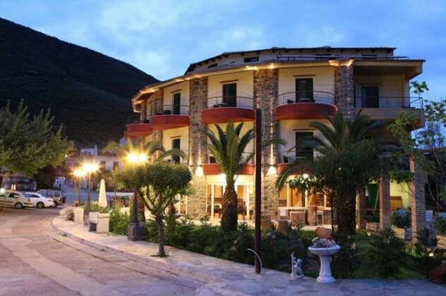 Delfini Hotel West Greece
