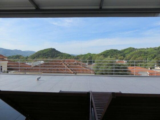 Leonidaion Guesthouse - Photo2