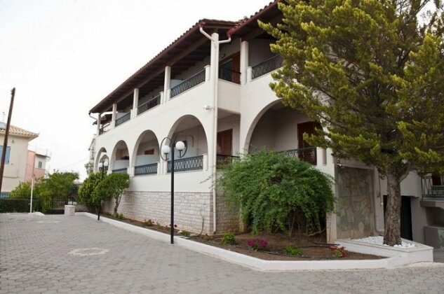Fotopoulos Apartments - Photo2
