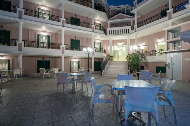 Alamis Apartments - Photo5