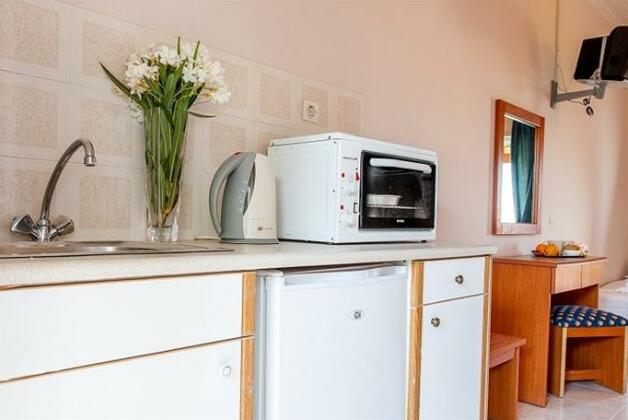 Armonia Studios & Apartments - Photo2
