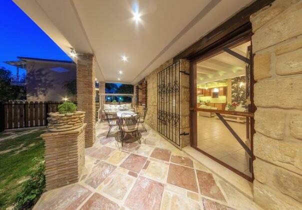 Artemis Luxury Villa - Photo2