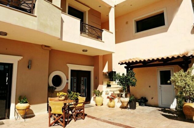Athena's Holiday Home - Photo2