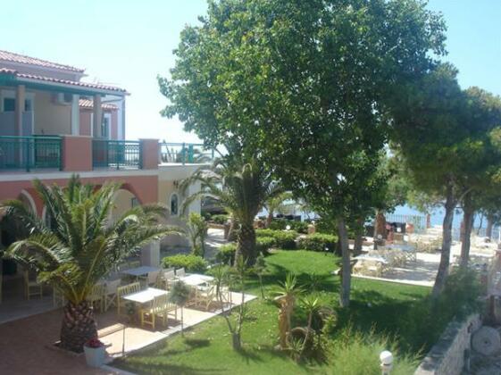 Balcony Hotel - Photo5