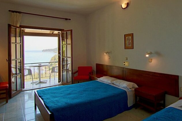 Celia Apartments - Photo3