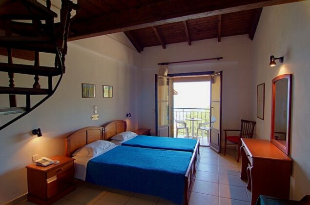 Celia Apartments - Photo4