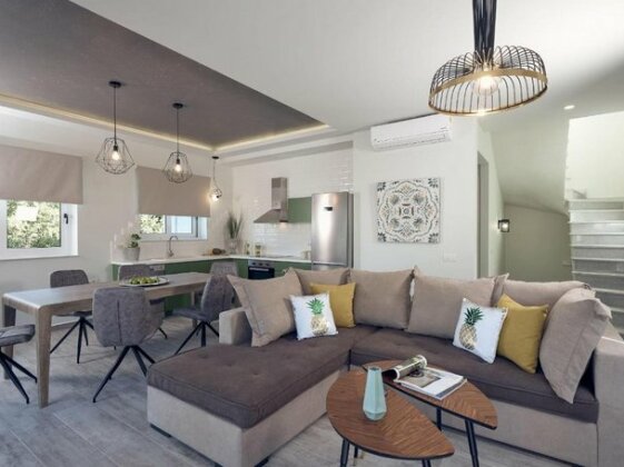 Chris & Jo Villas - Photo4