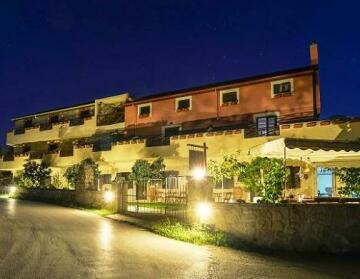 Dante's Maisonettes
