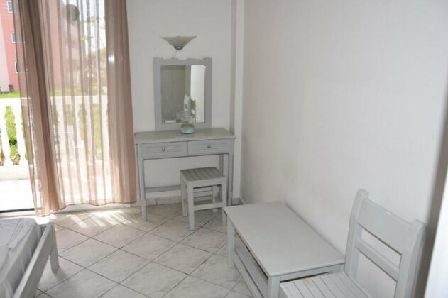 Ellinis - Photo4