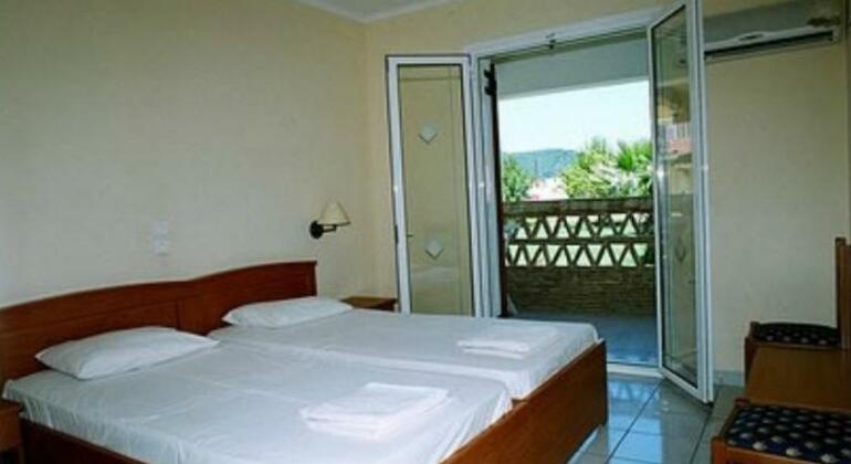 Elpida Hotel - Photo4