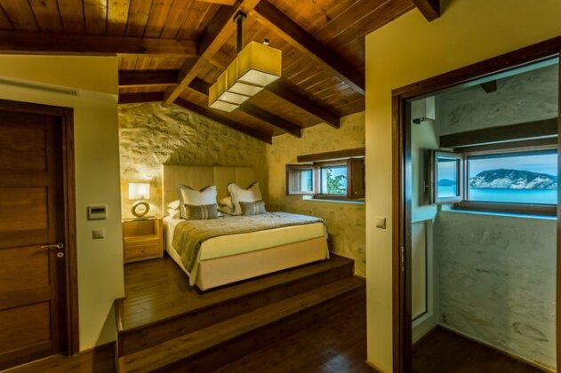 Exensian Villas & Suites - Photo3