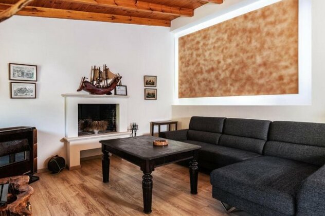 Flabouriaris Estate - Photo2