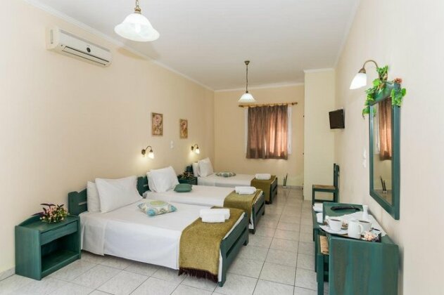 Grapevines Hotel - Photo3