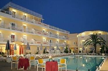 Ionis Art Hotel - Photo2