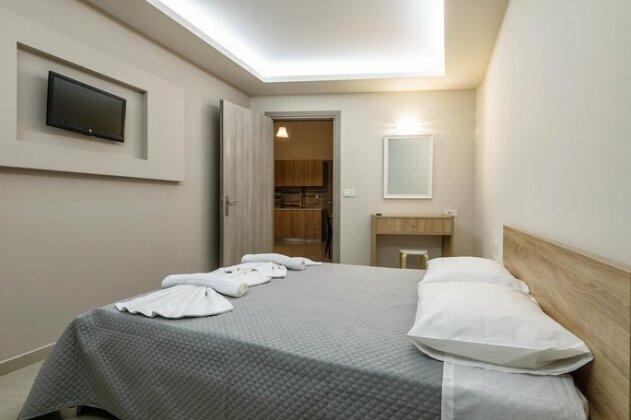 Irene Studios & Apartments - Photo2