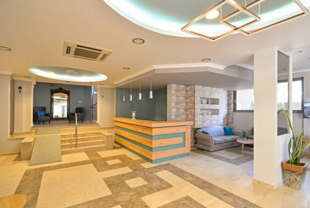 Karras Grande Resort - Photo4