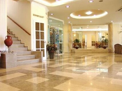 Karras Grande Resort - Photo5