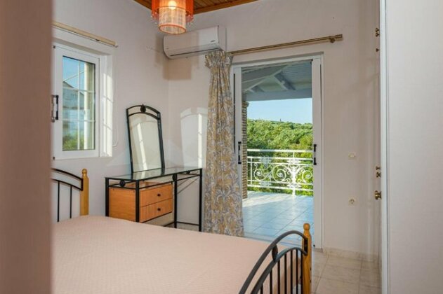 Krystalia House - Photo5