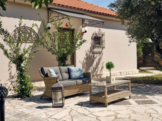 Loukias House - Photo5