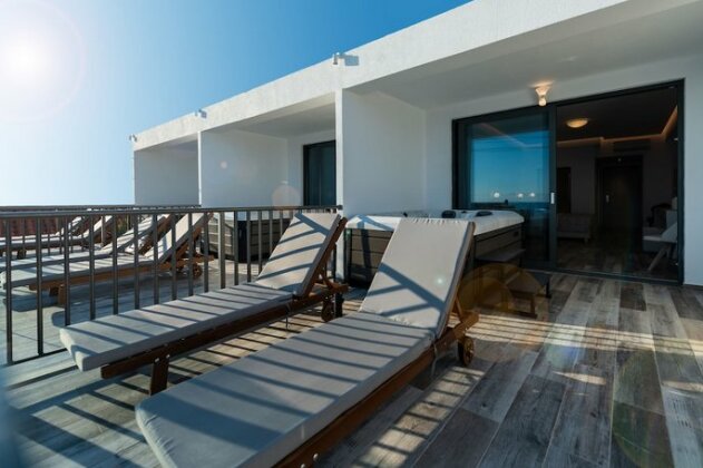 Mandala Seafront Suites - Photo4