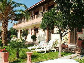 Mavrias Village Apartments - Photo4
