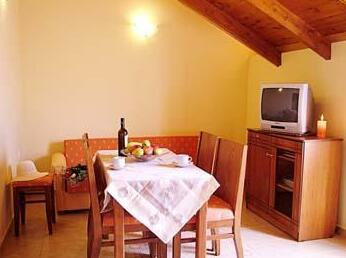Mavrias Village Apartments - Photo5