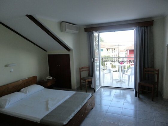 Montes Studios and Apartments - Photo5