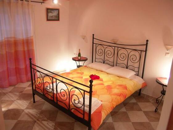 Panorama Studios Apartments - Photo2