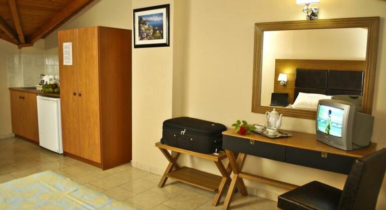 Plessas Palace Hotel - Photo4