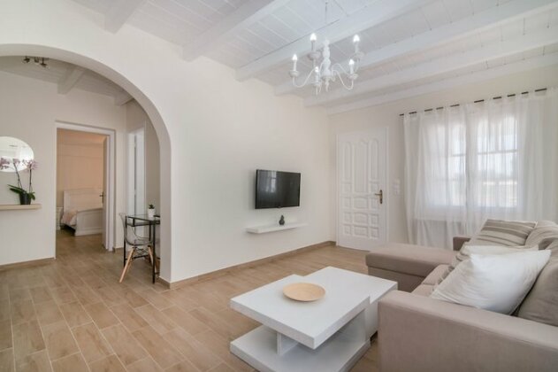Pnoe Villa - Photo3