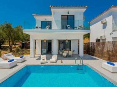 Queen of zakynthos luxury villa