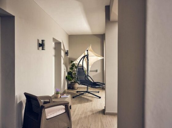 Savvas Luxury Suites - Photo3