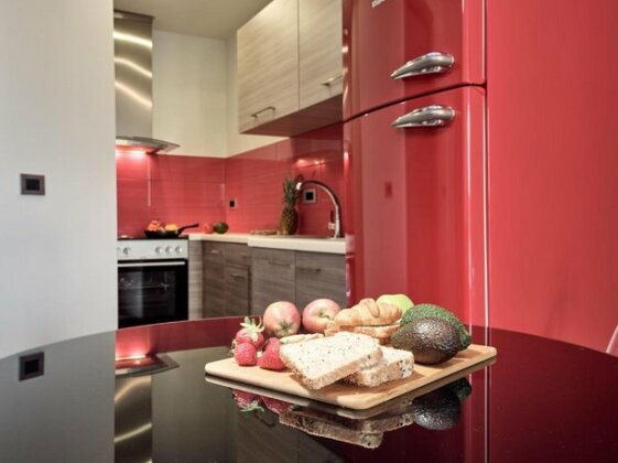 Savvas Luxury Suites - Photo4