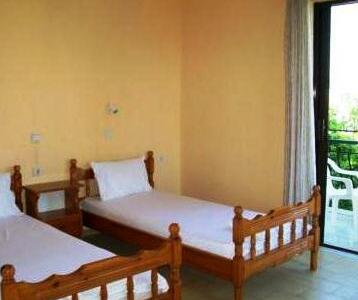 Spiros Apartments