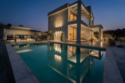 Sueno Luxury Villa