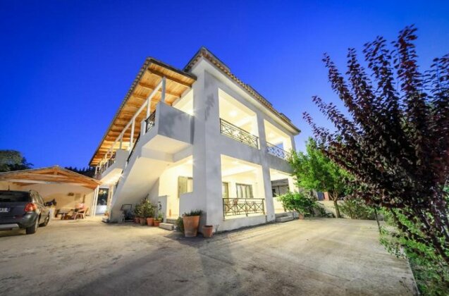 V and H House - Photo2
