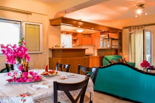 Vicky's Village House - Photo2