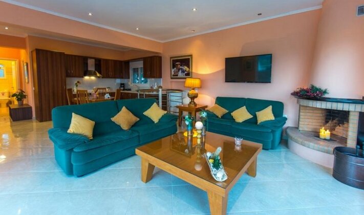 Villa Natura prive swimming pool - Photo5